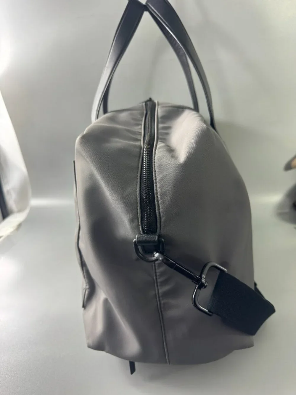 Away gray canvas